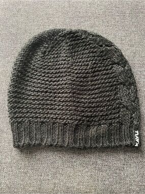 Kavu Black Cable Knit Beanie